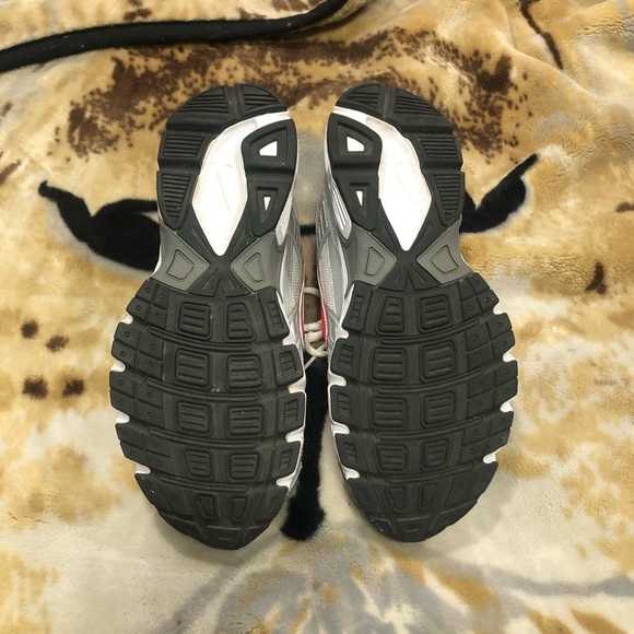 Running shoes - Picture 2 of 3